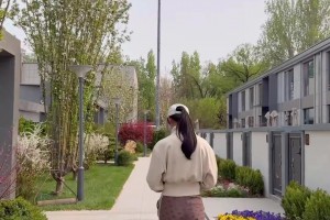 篮球运动员卓识晒学习一日vlog：精美化妆后去健身+做作业